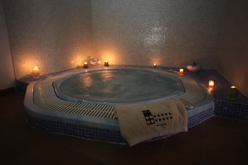 Relájese Gratis en Nuestra Sauna y Jacuzzi tras un Día en Cabo de Gata